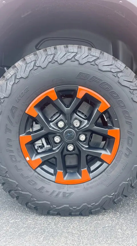 Jeep Wrangler Rubicon — Punisher Orange — Faces color-matched