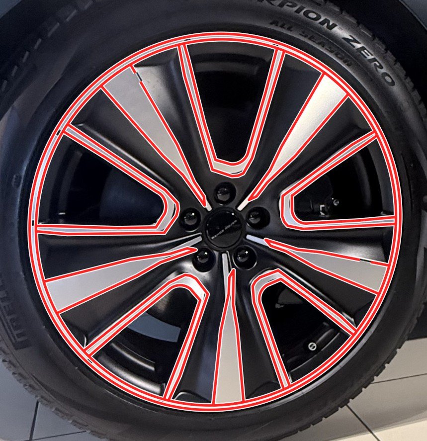 Range Rover two-tone wheel with red cut lines traced
