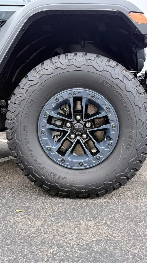Jeep Wrangler Willys — Sting Gray — Full — star + ring